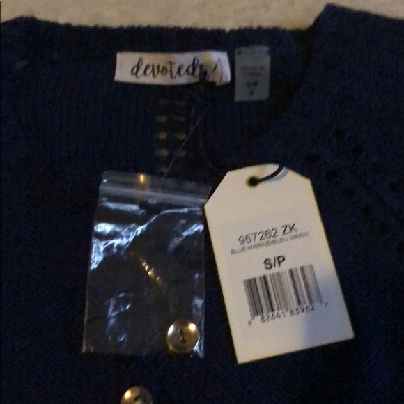 NWT Navy 3 button sweater - Picture 3 of 5